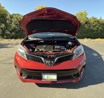 2019 Toyota Sienna SE