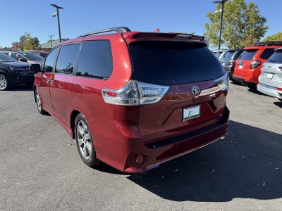 2019 Toyota Sienna SE