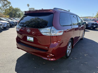 2019 Toyota Sienna SE