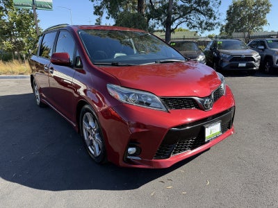 2019 Toyota Sienna SE