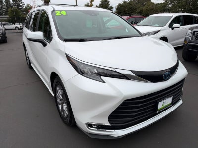 2024 Toyota Sienna XLE