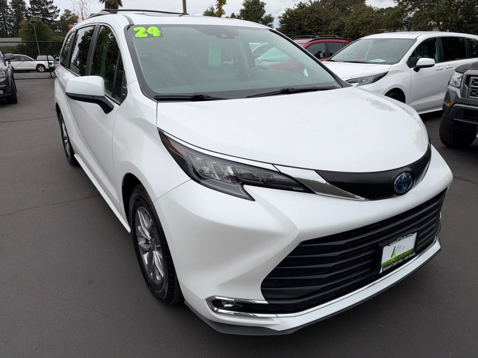 2024 Toyota Sienna XLE