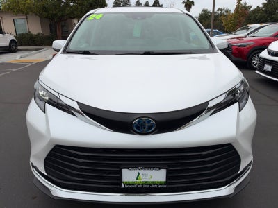 2024 Toyota Sienna XLE
