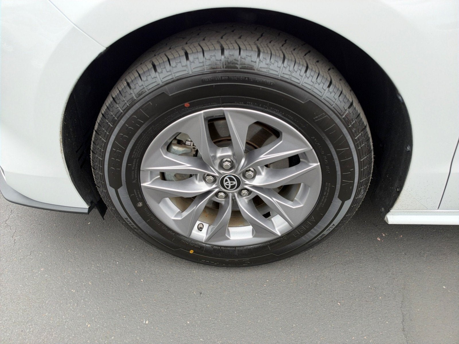 2024 Toyota Sienna XLE