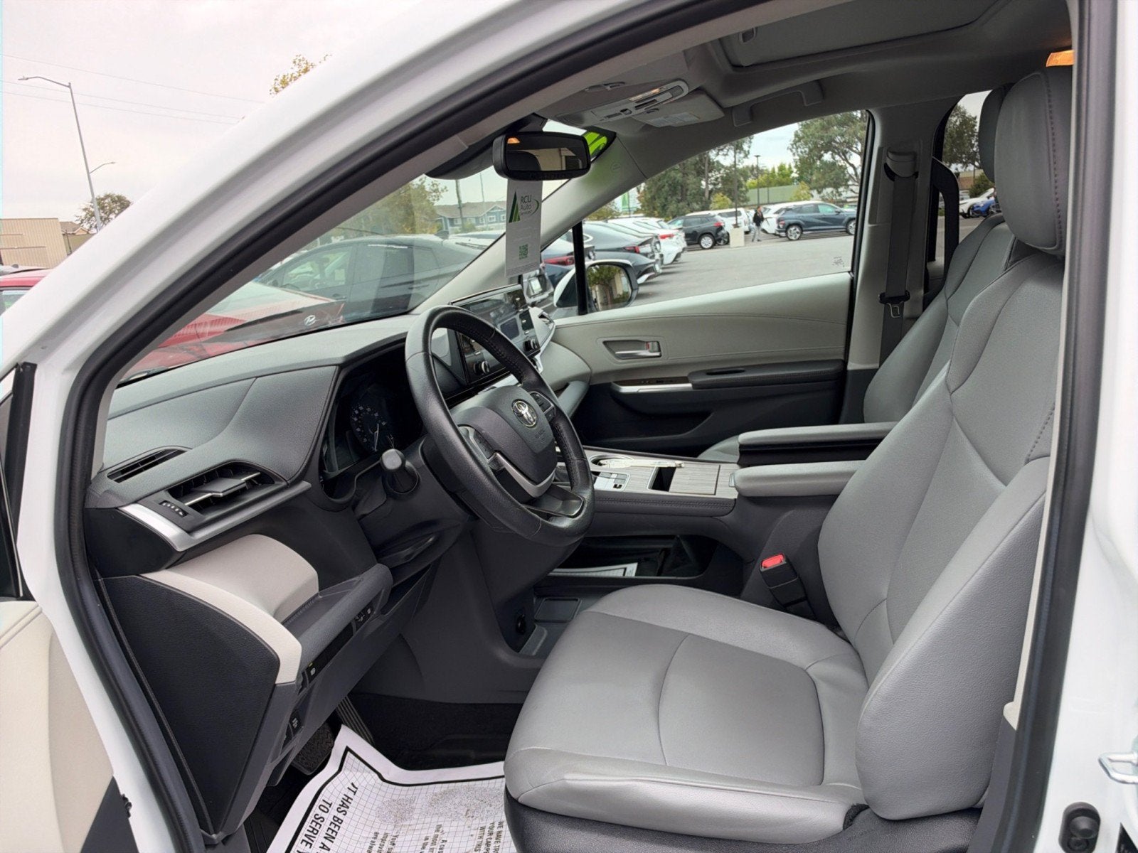 2024 Toyota Sienna XLE