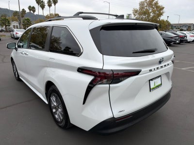 2024 Toyota Sienna XLE