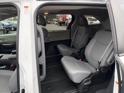 2024 Toyota Sienna XLE