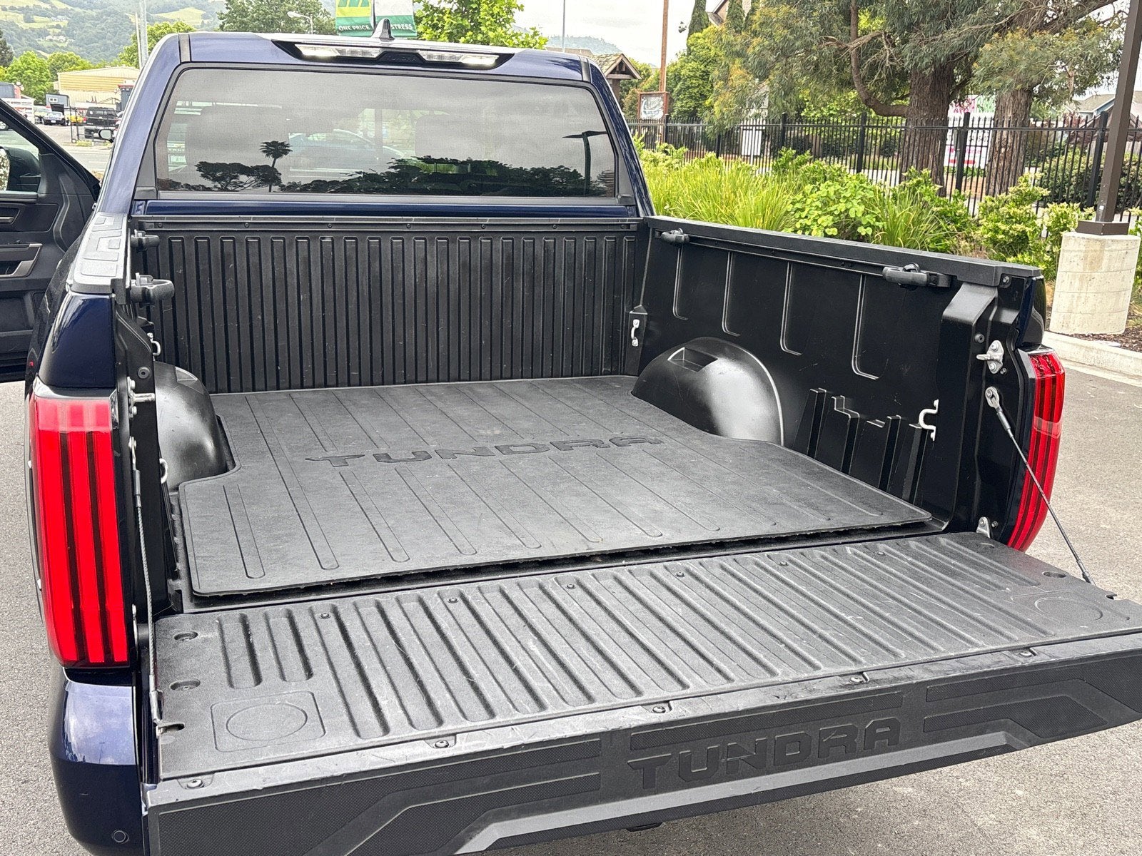 2022 Toyota Tundra 2WD SR5