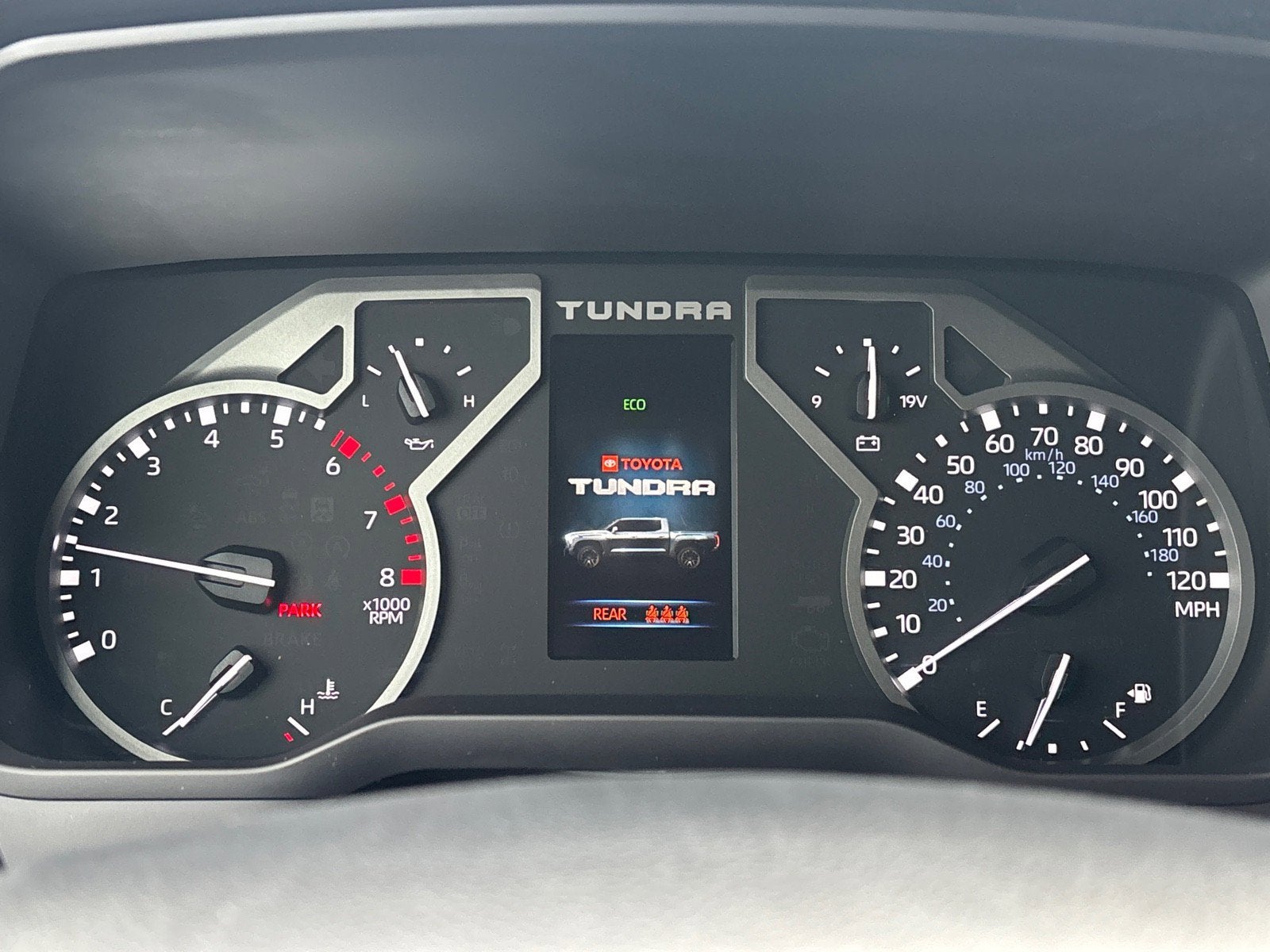 2022 Toyota Tundra 2WD SR5