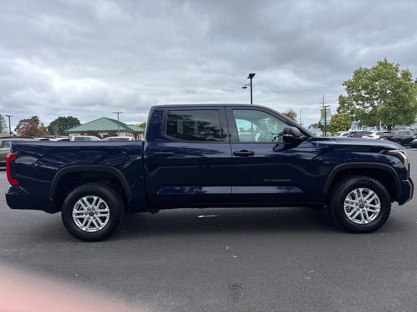2022 Toyota Tundra 2WD SR5