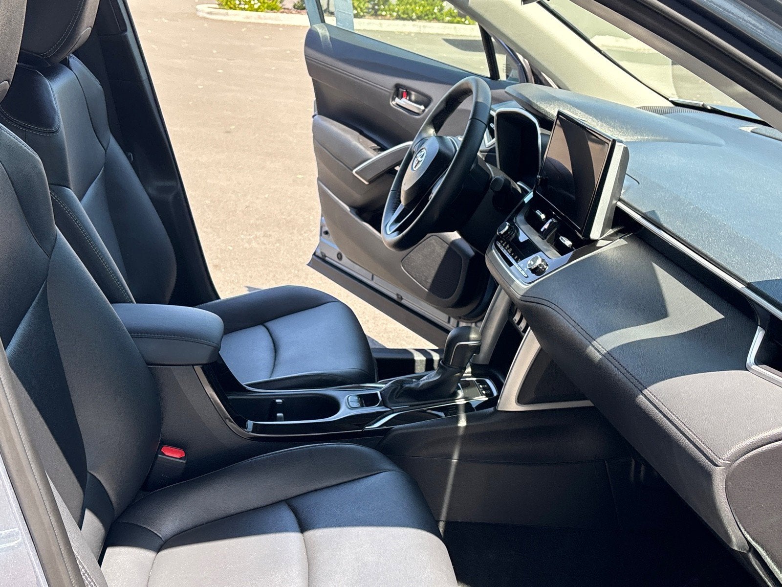 2025 Toyota Corolla Cross XLE