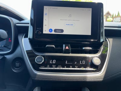 2025 Toyota Corolla Cross XLE