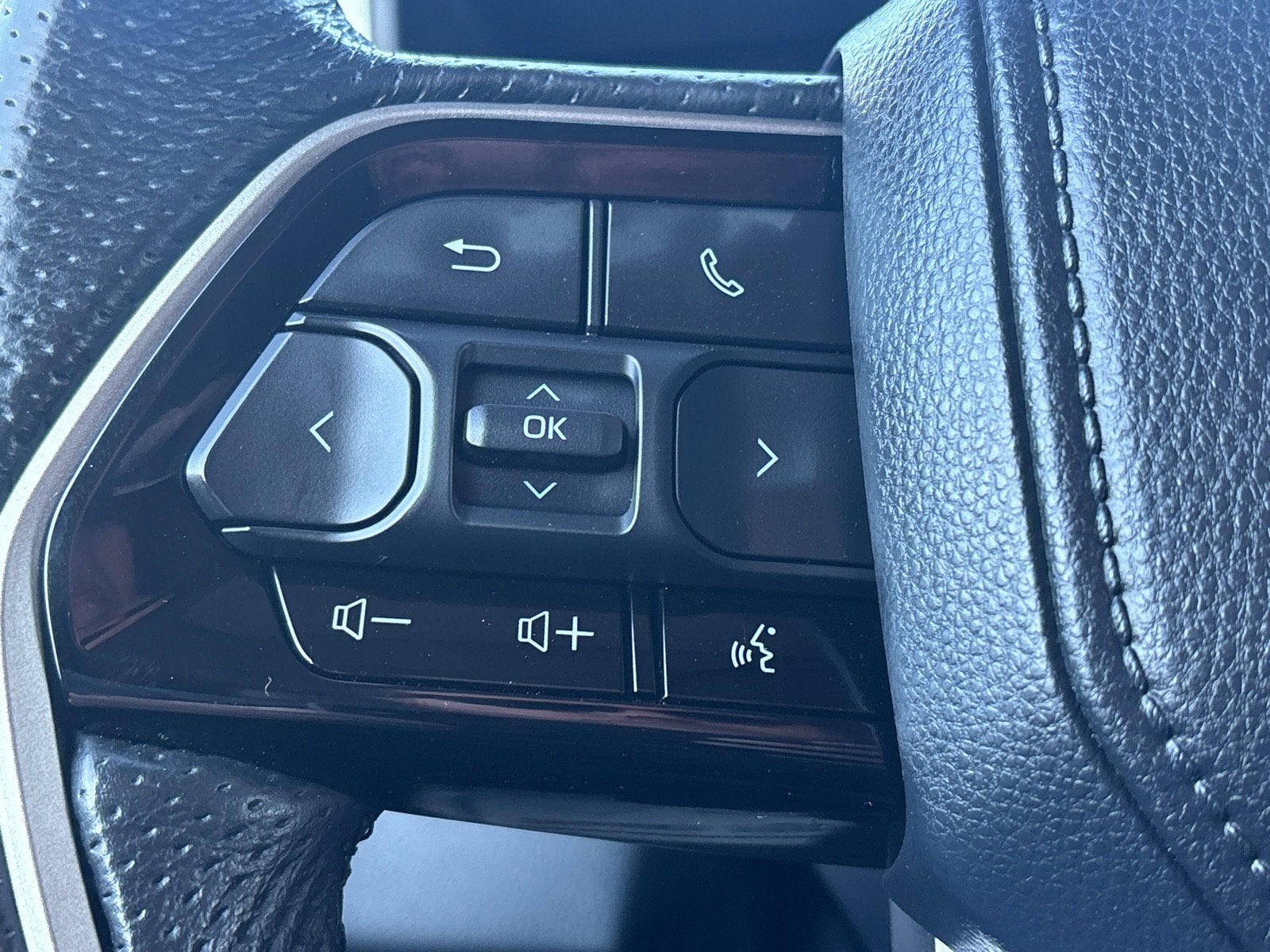 2023 Toyota Sequoia SR5