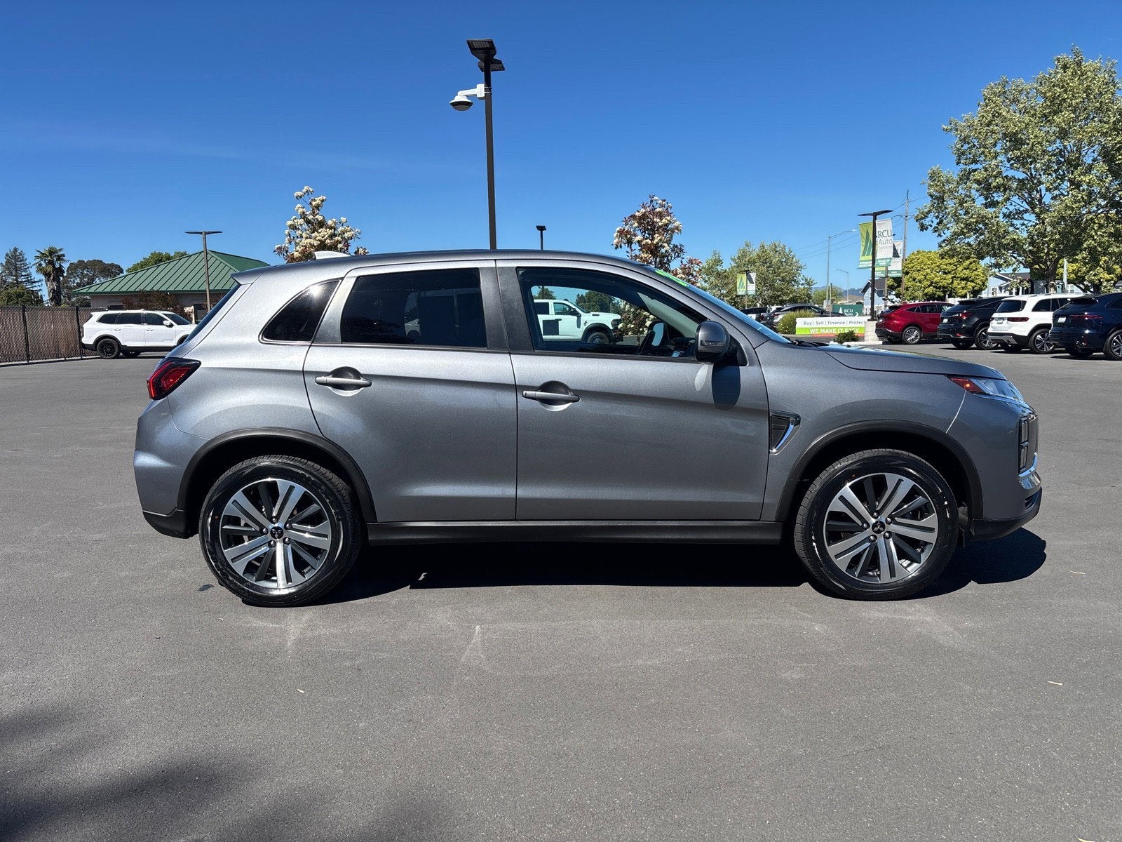 2024 Mitsubishi Outlander Sport S