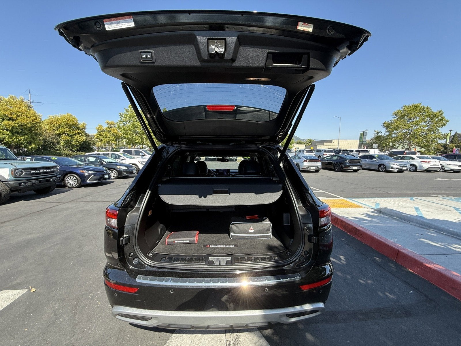 2023 Mitsubishi Outlander PHEV SEL