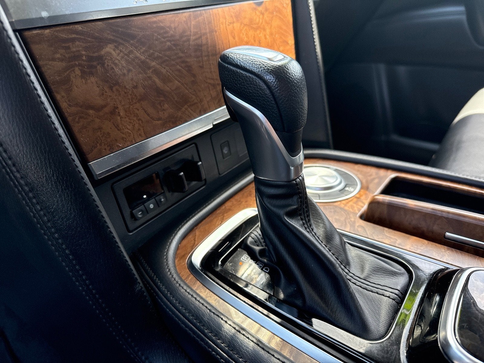 2022 Nissan Armada SL