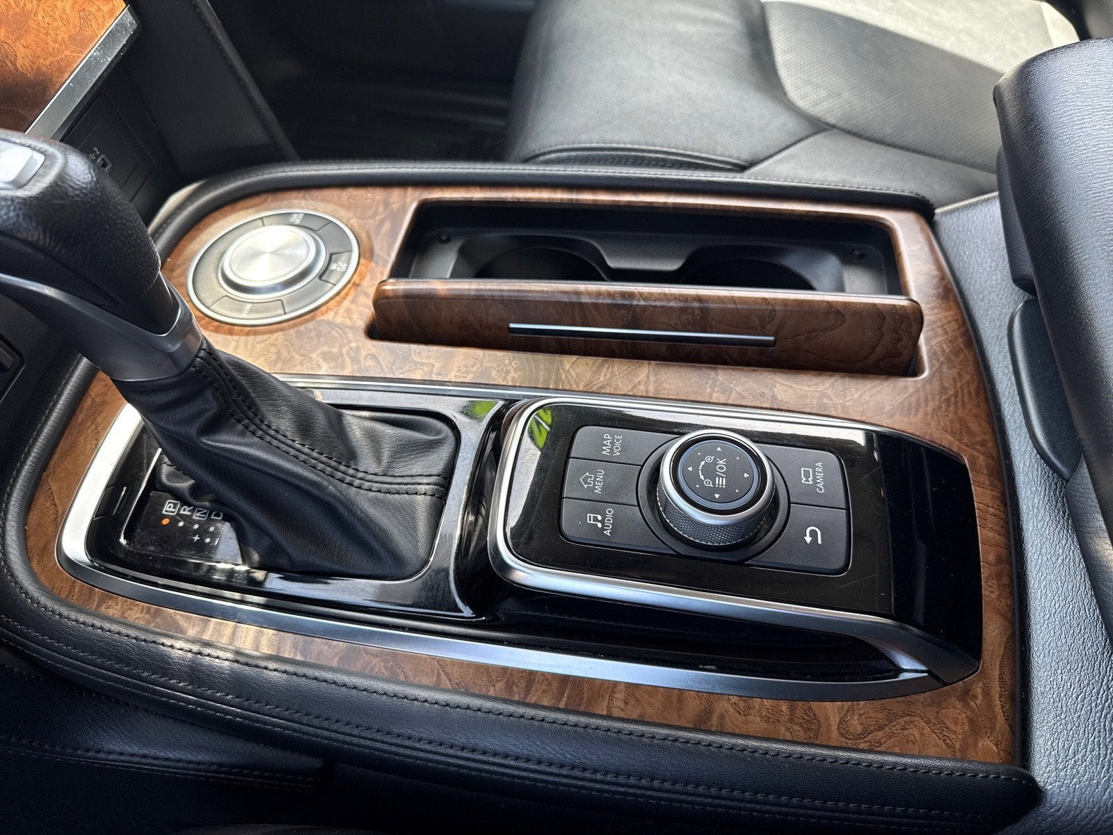 2022 Nissan Armada SL