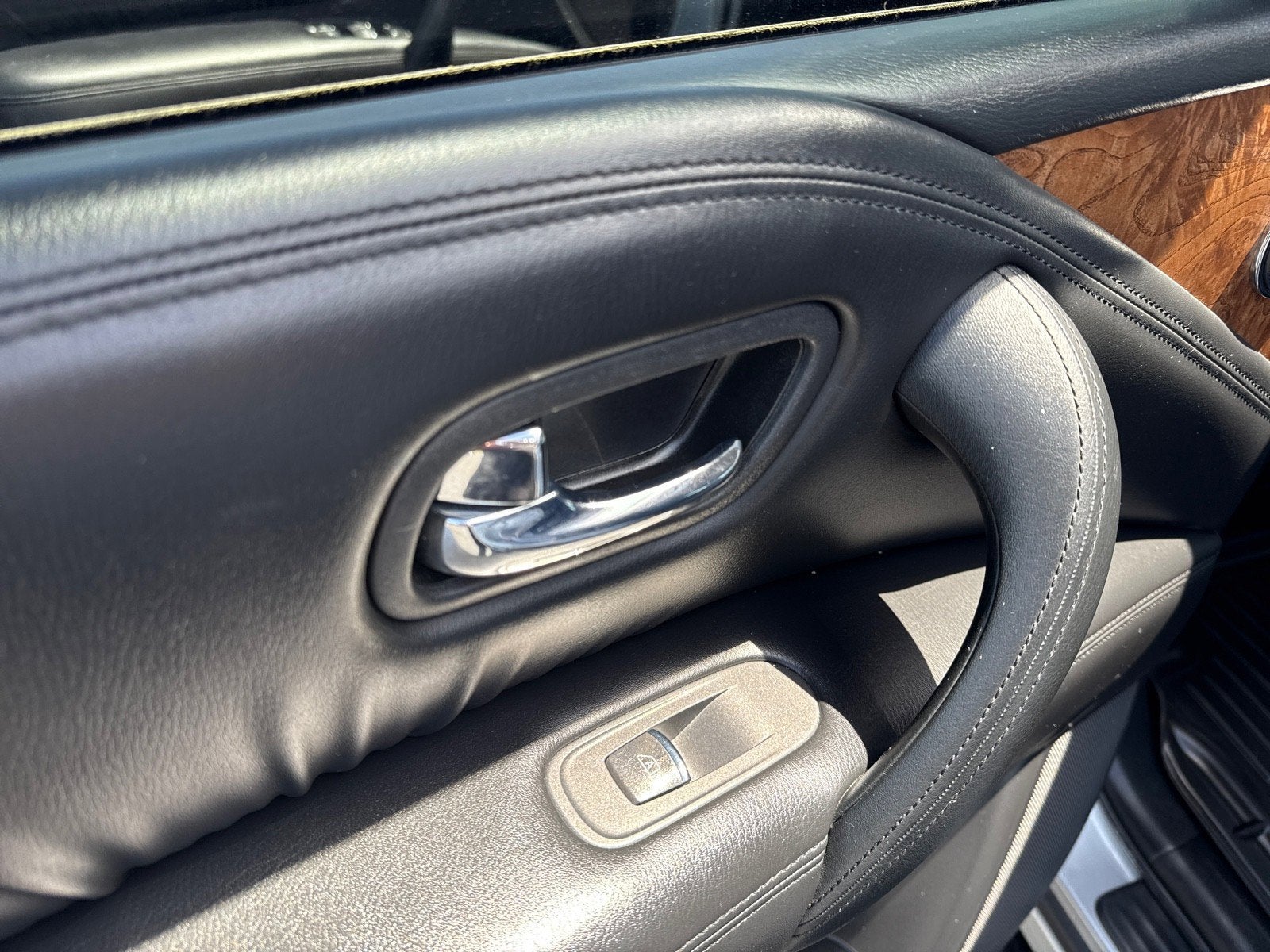 2022 Nissan Armada SL