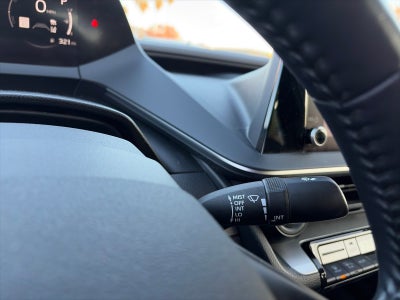 2023 Toyota Prius LE