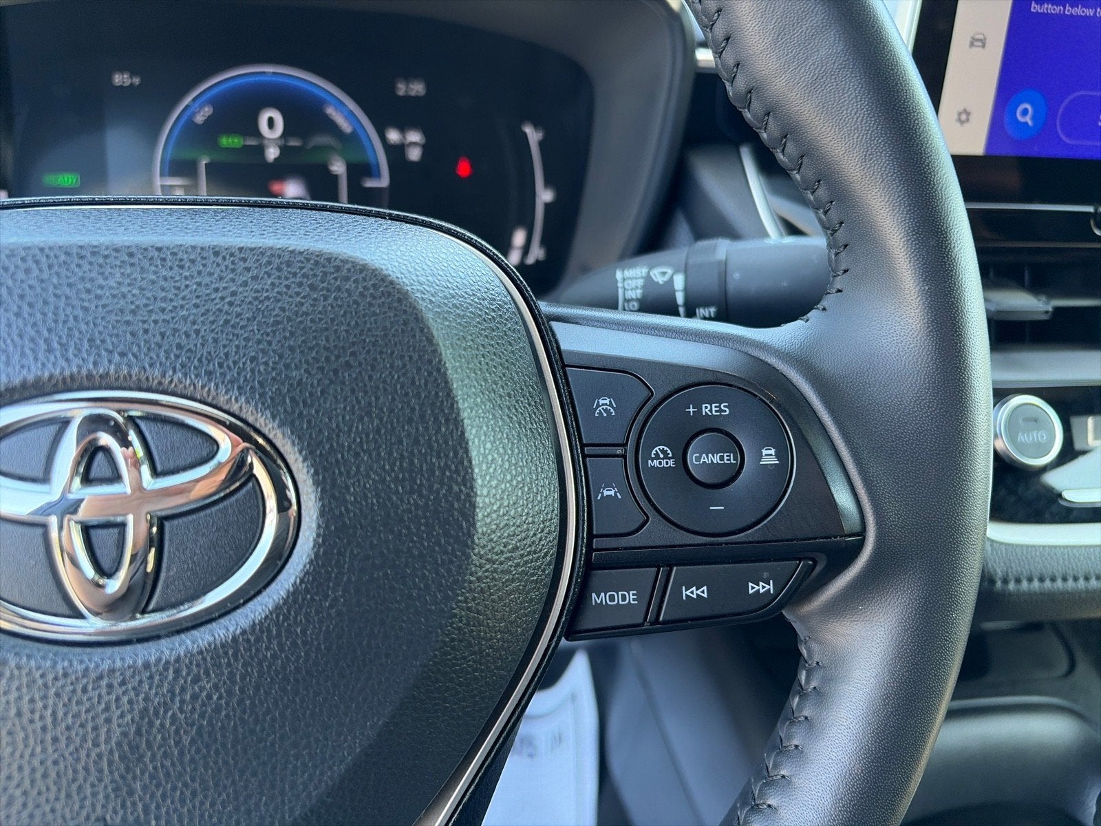 2025 Toyota Corolla Hybrid SE