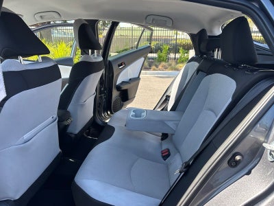 2022 Toyota Prius LE