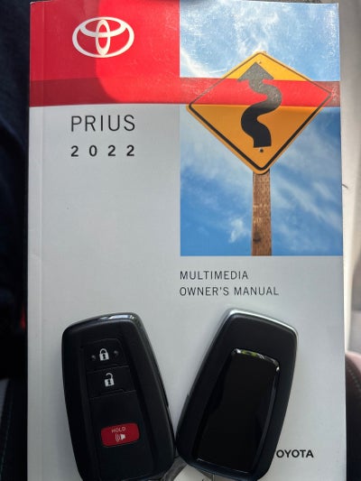 2022 Toyota Prius LE