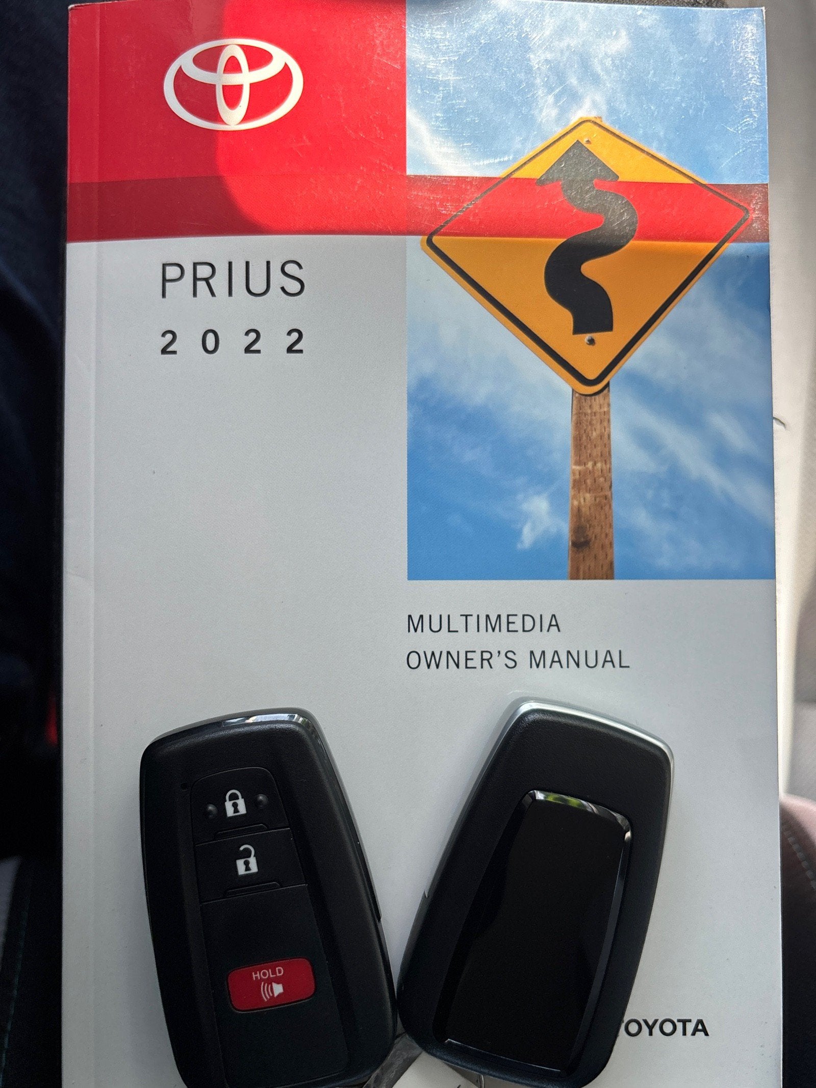 2022 Toyota Prius LE