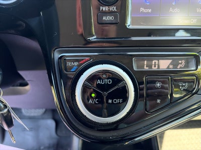 2018 Toyota Prius c Three