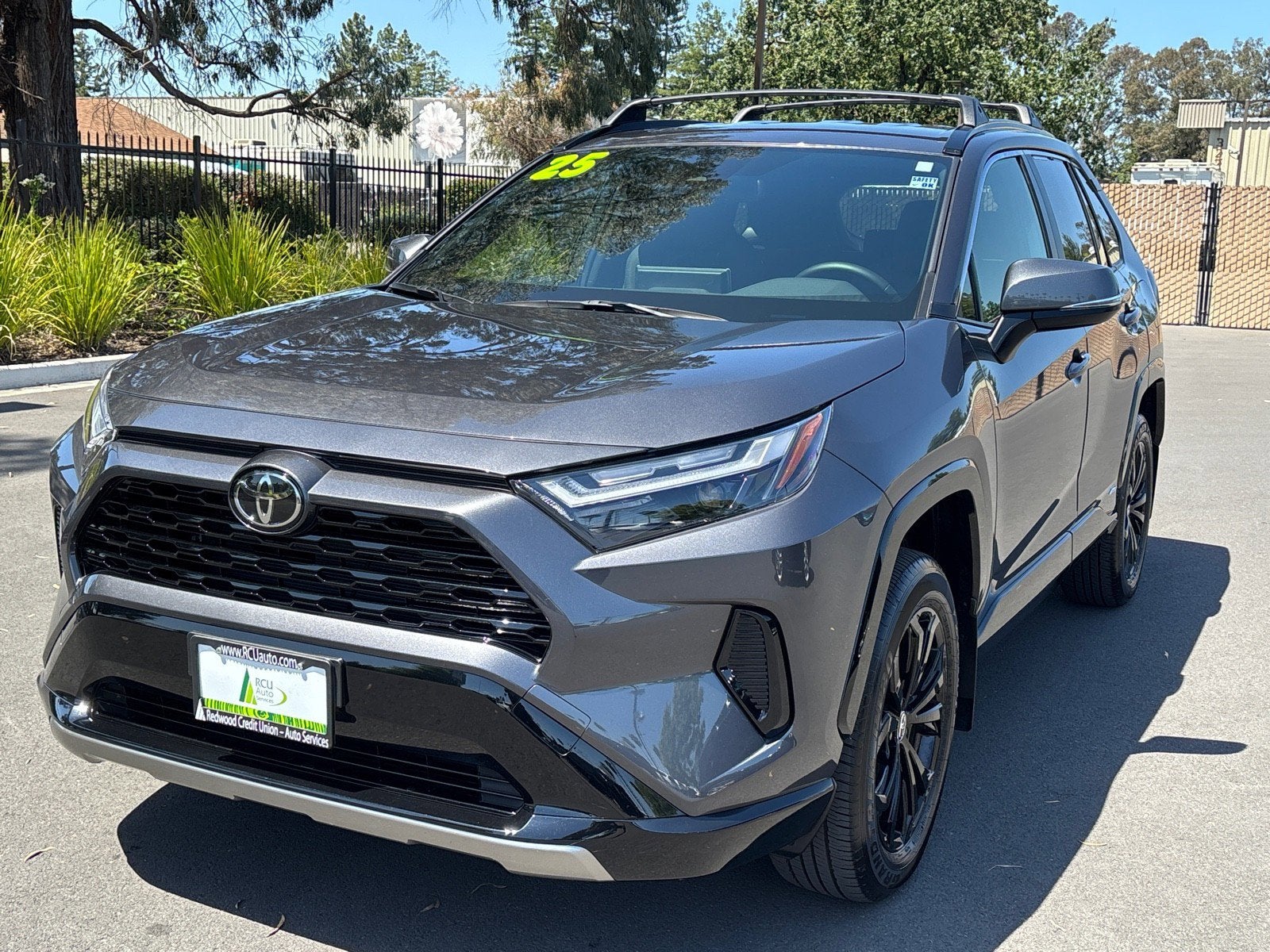 2025 Toyota RAV4 Hybrid SE