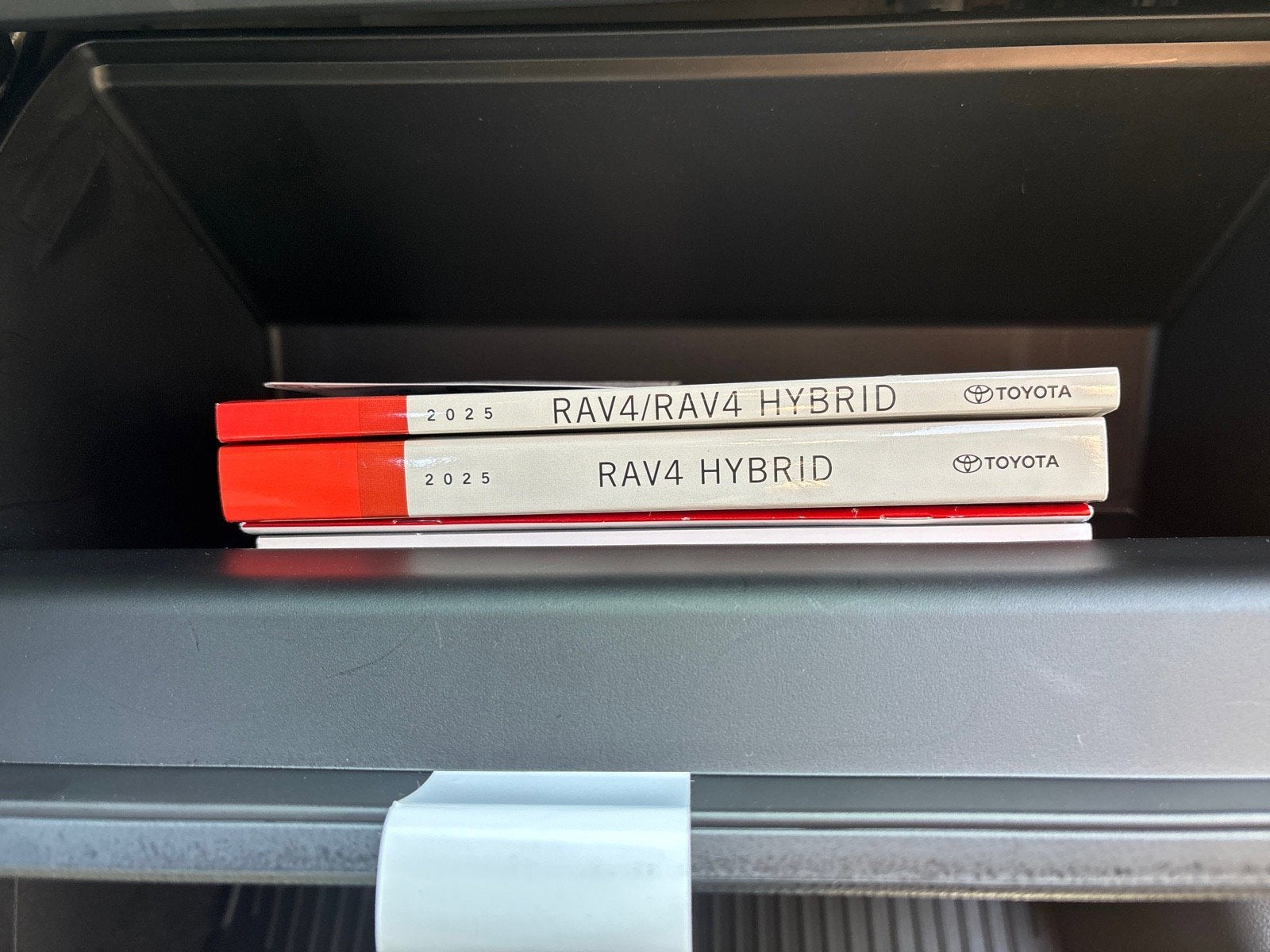 2025 Toyota RAV4 Hybrid SE