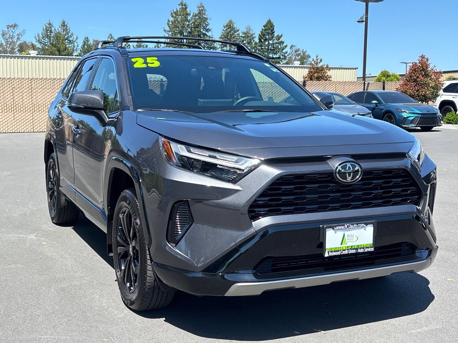 2025 Toyota RAV4 Hybrid SE