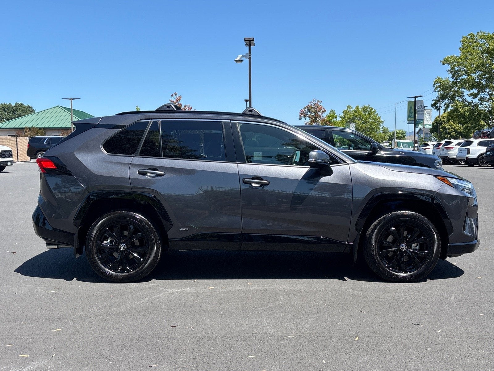 2025 Toyota RAV4 Hybrid SE