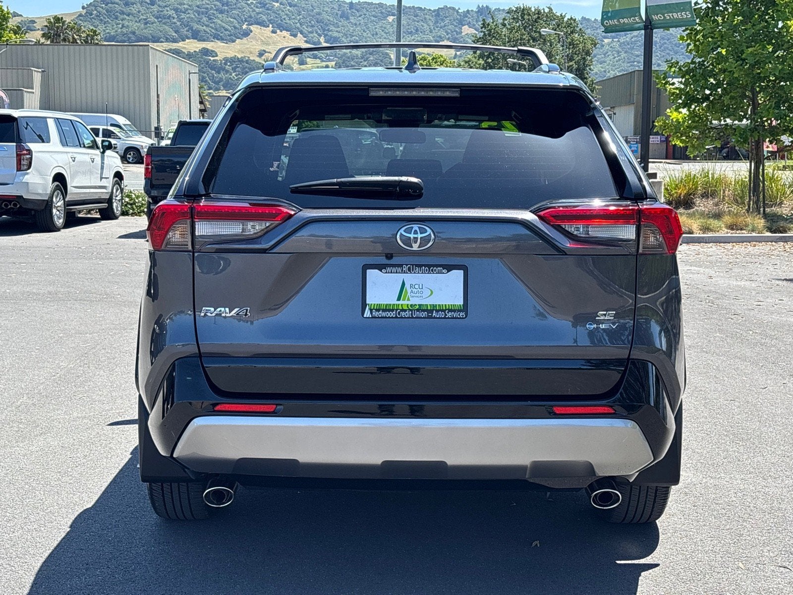 2025 Toyota RAV4 Hybrid SE