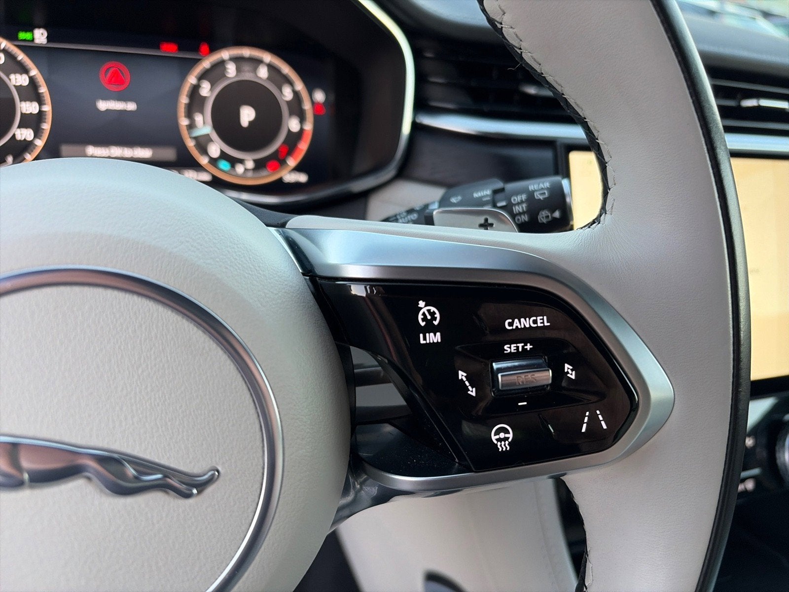 2025 Jaguar F-PACE R-Dynamic S