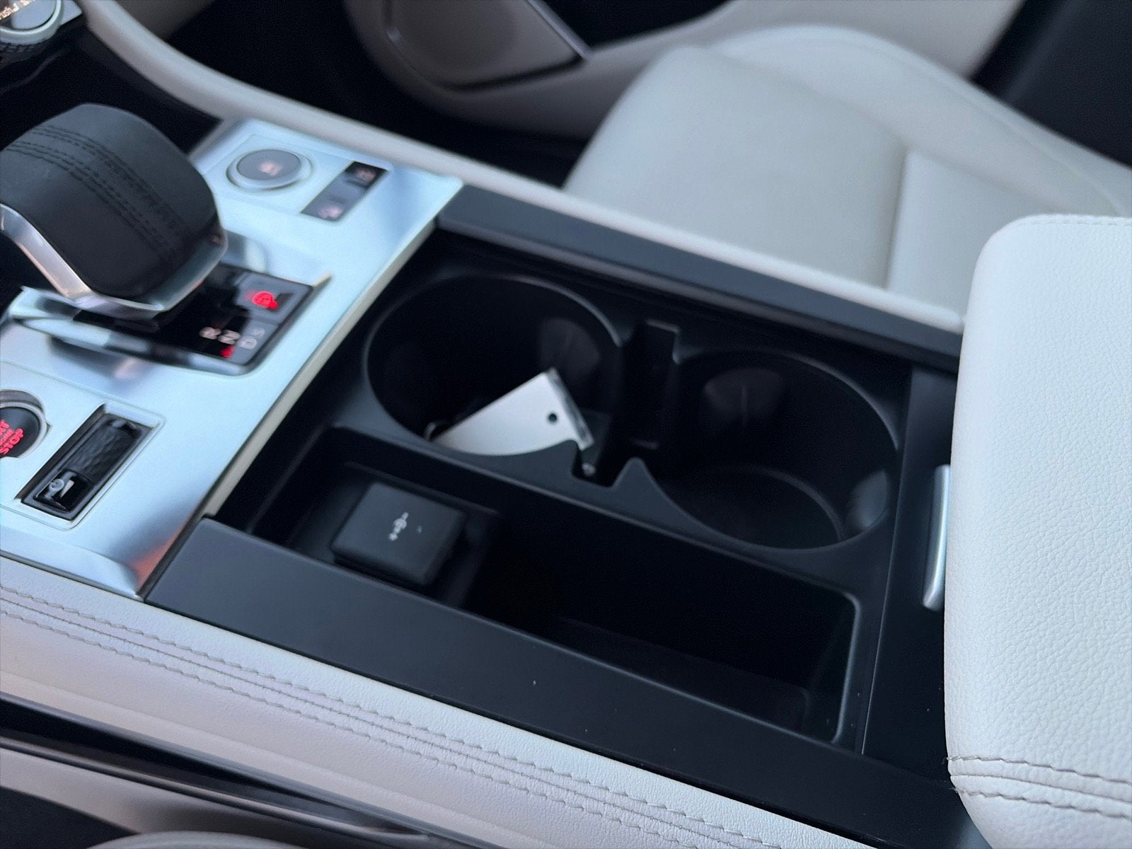 2025 Jaguar F-PACE R-Dynamic S