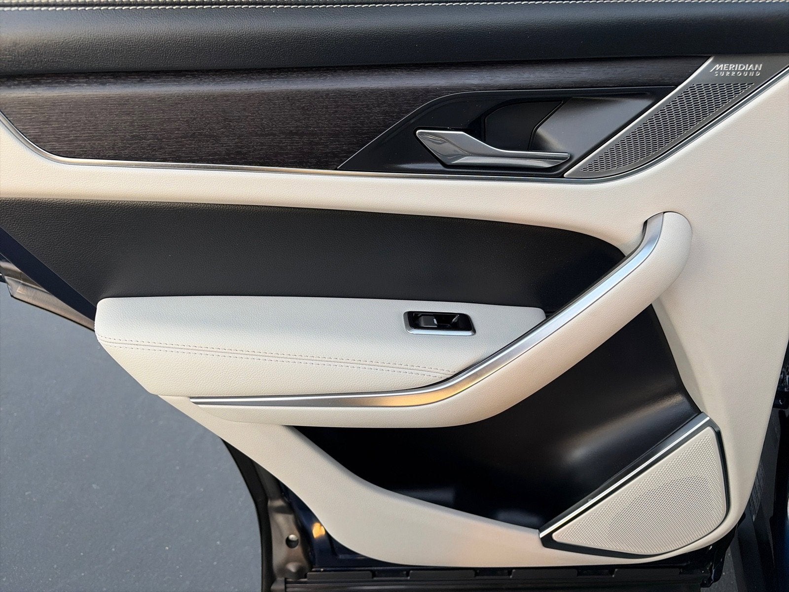 2025 Jaguar F-PACE R-Dynamic S