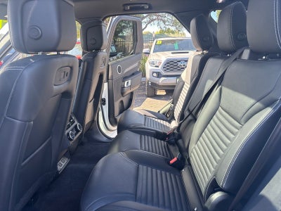 2025 Land Rover Discovery Dynamic SE