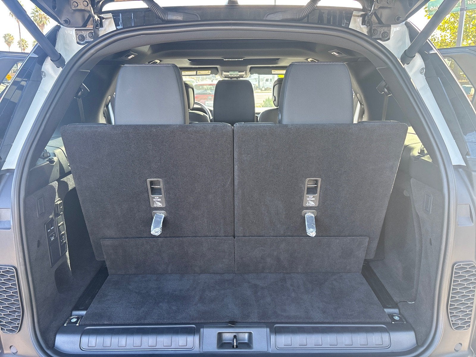 2025 Land Rover Discovery Dynamic SE