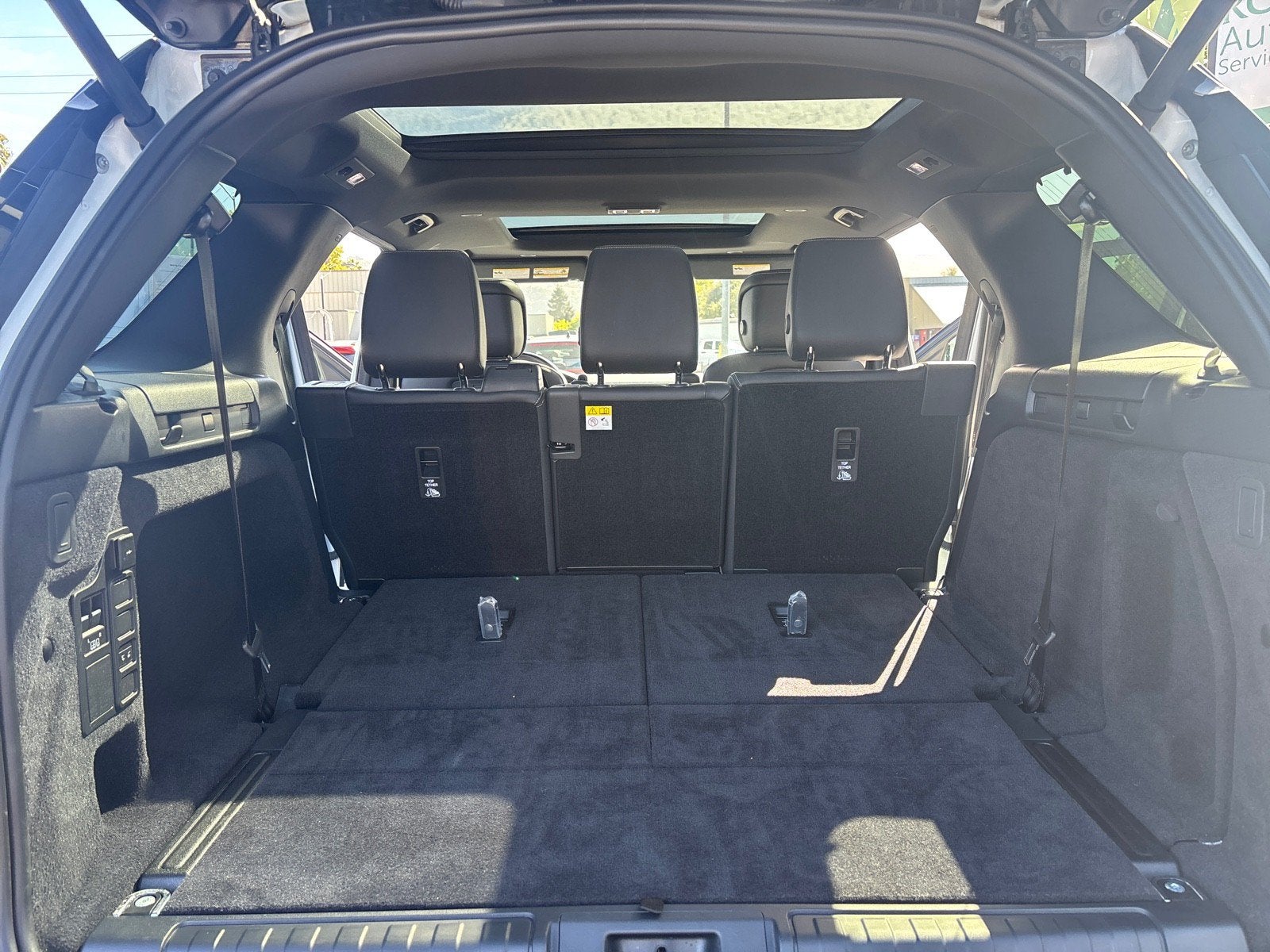 2025 Land Rover Discovery Dynamic SE